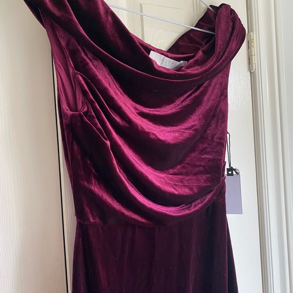 NWT Astr Velvet Off Shoulder Wine Midi Dress - Picture 5 of 10